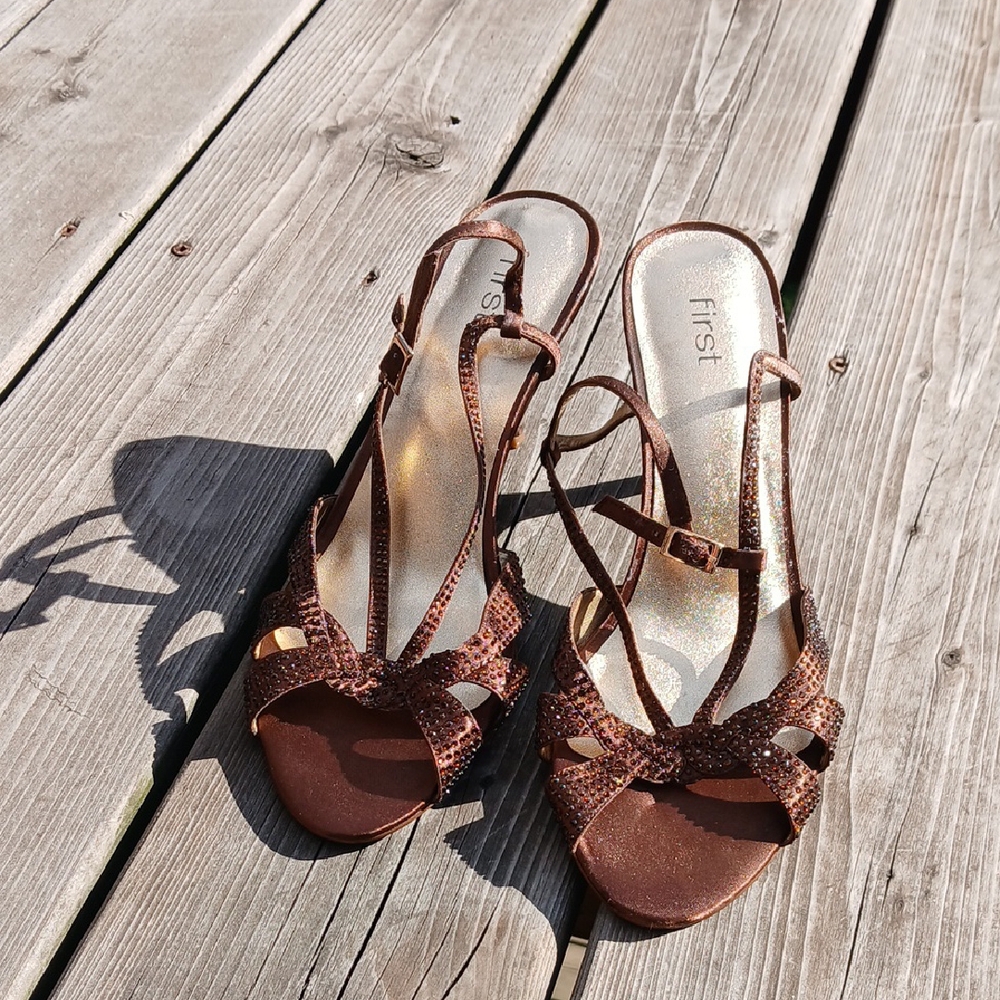 💙Glittery Brown‎ Strappy Heels